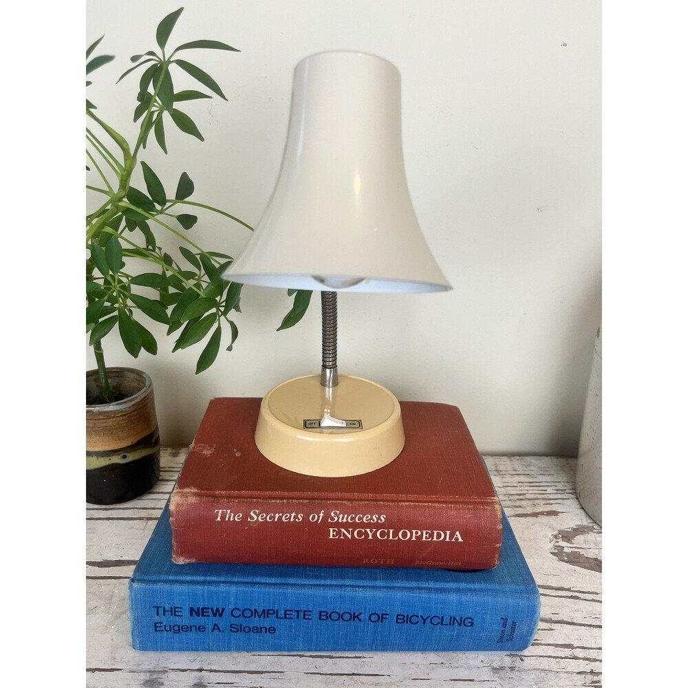 Vintage Underwriters Laboratories Tan Portable Lamp BC1001 Desktop Industrial - Picture 9 of 9
